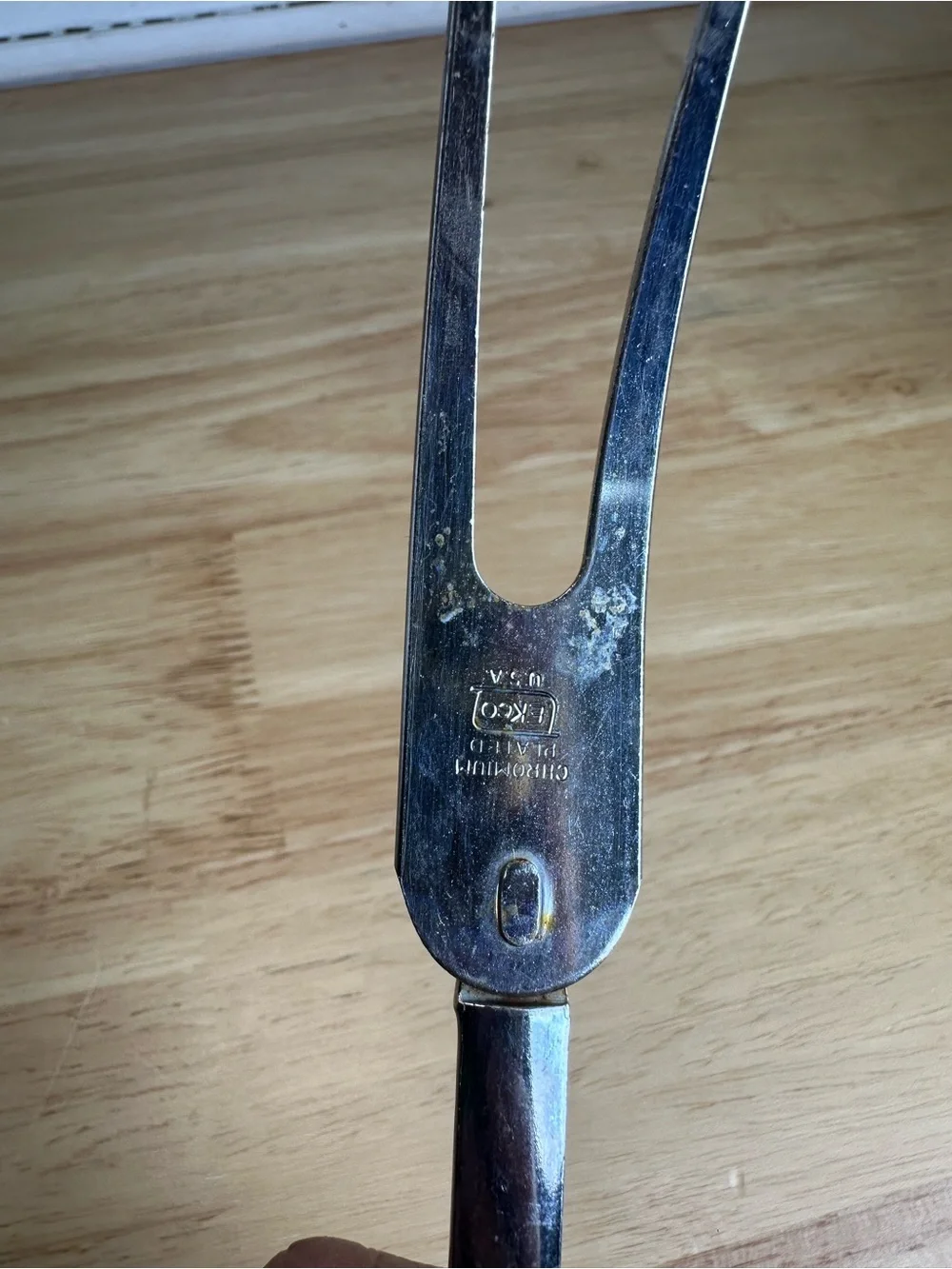 Ekco chromium plated Dutch tulip pattern meat serving fork USA 11 3/8 vintage